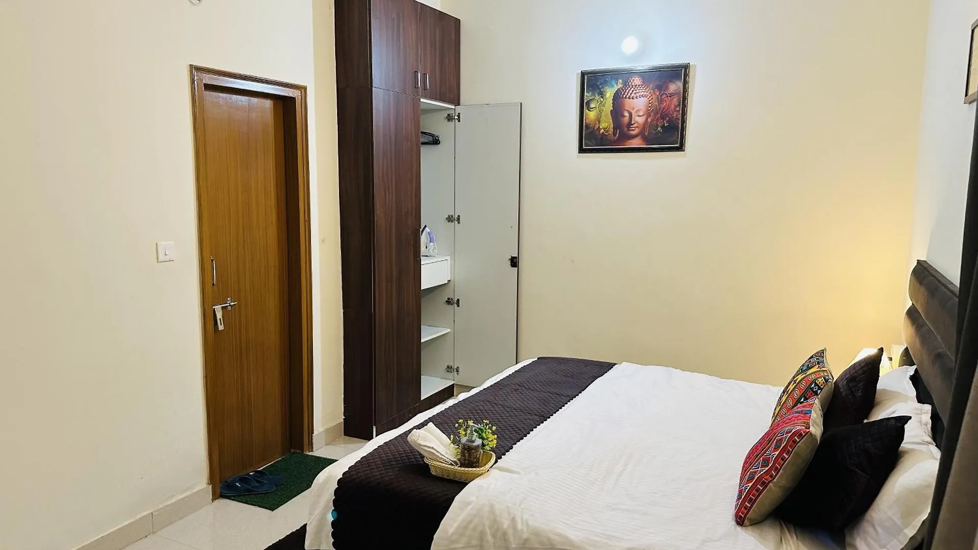 Zoomstay - 3Bhk Apartments Varanasi 0*,  India