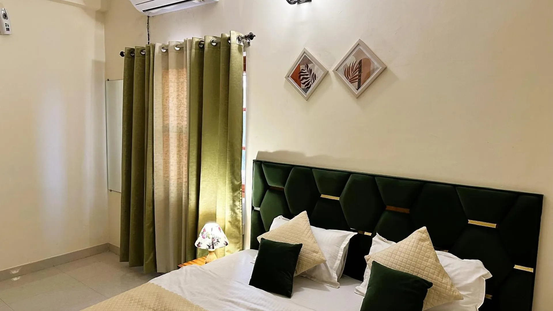 Zoomstay - 3Bhk Apartments Váránaszi